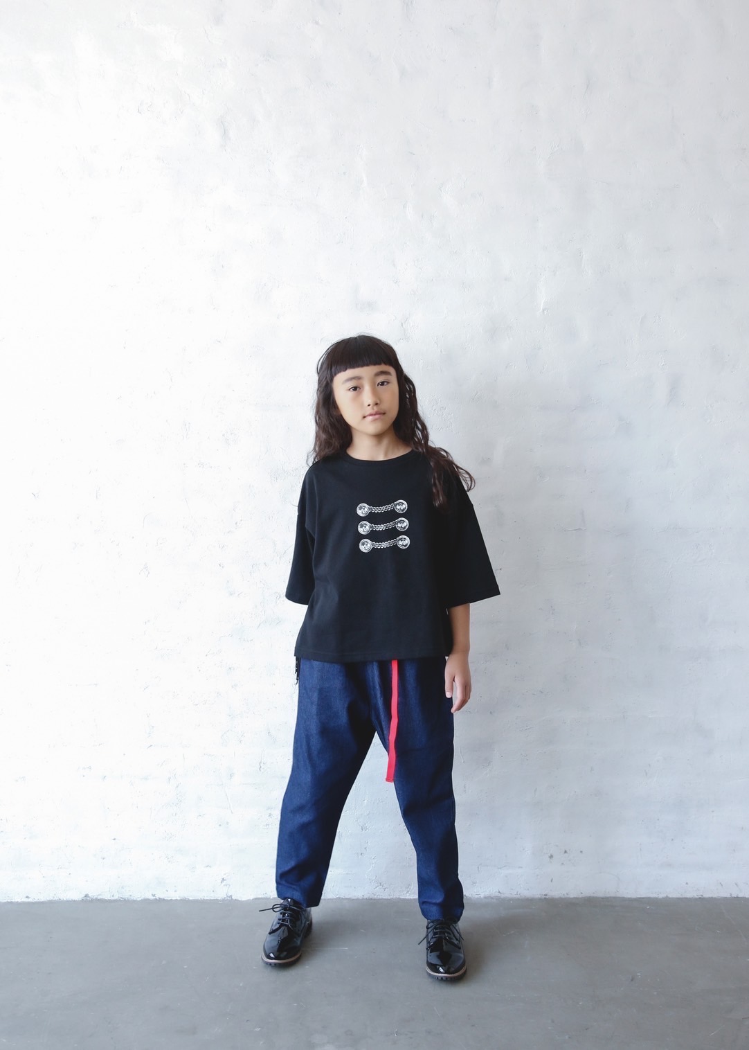 michirico poupons コラボ ボタンTシャツ-